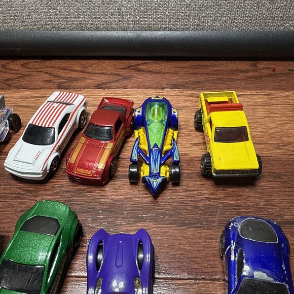 Lot of 9 - Mattel Hot Wheels Diecast Vehicle Cars Loose - Picture 3 of 12